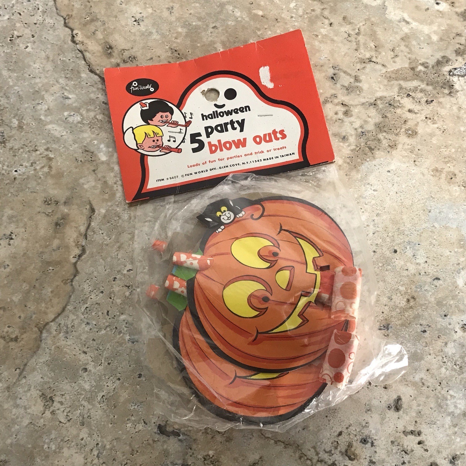 VINTAGE FUN WORLD HALLOWEEN PARTY BLOW OUTS PACK OF 5 - THE PUMPKIN