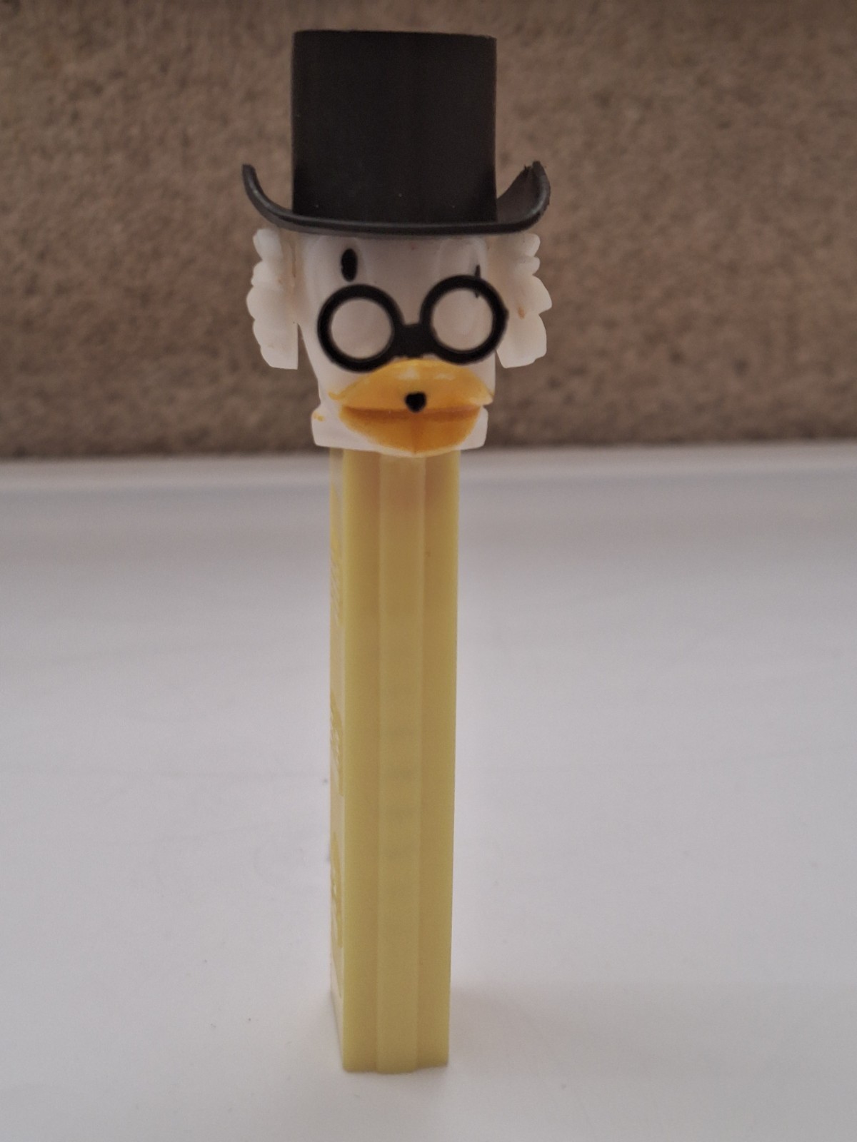 VTG 1977 PEZ Scrooge Mcduck \'A\' No Feet White Head, Black Hat,Glasses READ VTG 1977 PEZ Scrooge Mcduck \'A\' No Feet White Head, Black Hat,Glasses READ