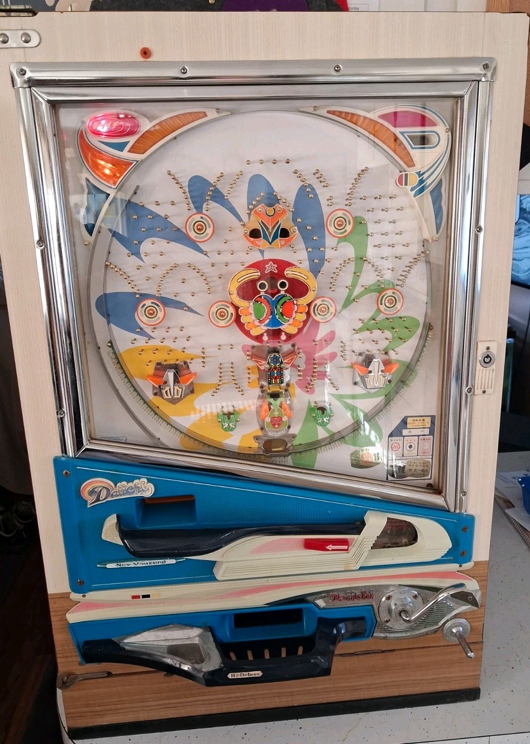 Vintage 1975 DAIICHI Hi Deluxe “CRAB THEME” Pachinko Machine. IT WORKS Vintage 1975 DAIICHI Hi Deluxe “CRAB THEME” Pachinko Machine. IT WORKS