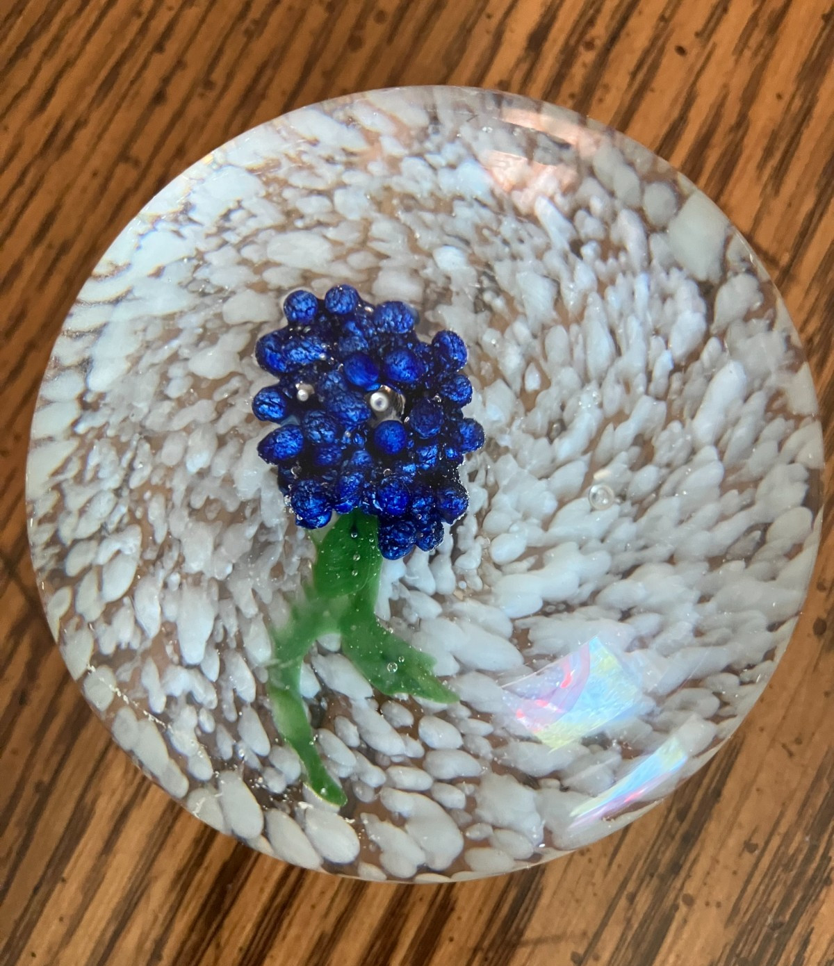 Paperweight by Award Winning Glassmaker ,Harold J Hacker, Bunch of Grapes Paperweight by Award Winning Glassmaker ,Harold J Hacker, Bunch of Grapes