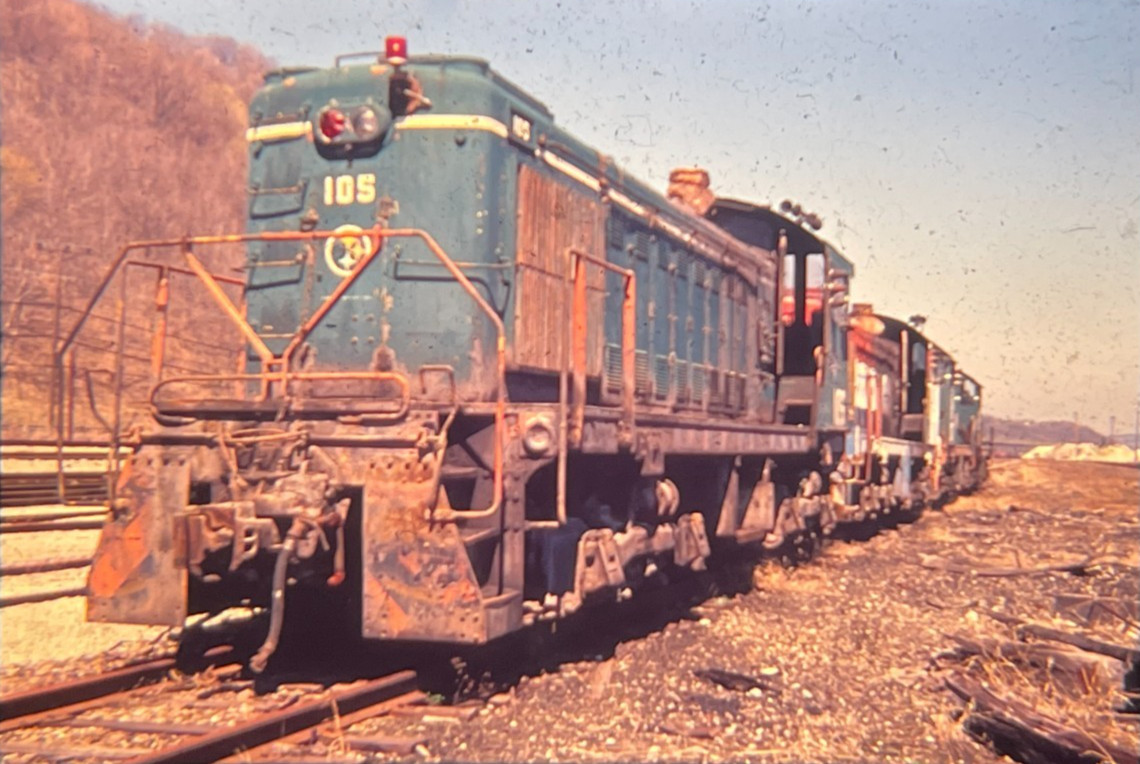 J&L Steel Railroad S-2 Locomotive #105 - Aliquippa, PA Original 35mm Slide J&L Steel Railroad S-2 Locomotive #105 - Aliquippa, PA Original 35mm Slide