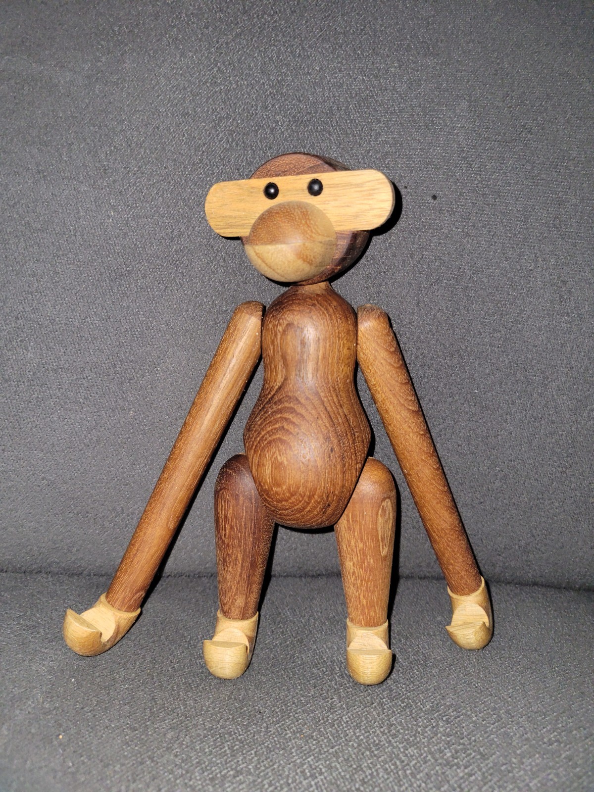 ORIGINAL VINTAGE CLASSIC KAY BOJESEN WOODEN 8