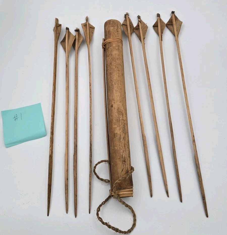 Vintage Vietnam Tribal Primitive  Quiver & 8 Arrows  Lot 1