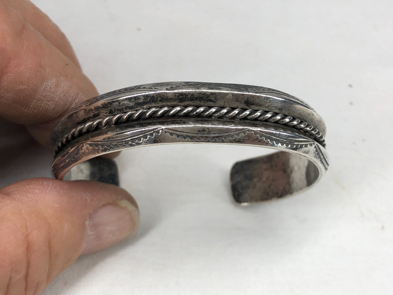 VINTAGE NATIVE AMERICAN MADE STERLING SILVER BRACELET OR CUFF