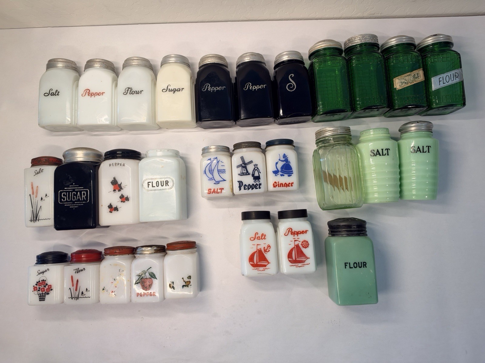 Vintage And Antique Salt, Pepper, And Spice Shakers Art Deco 1900s