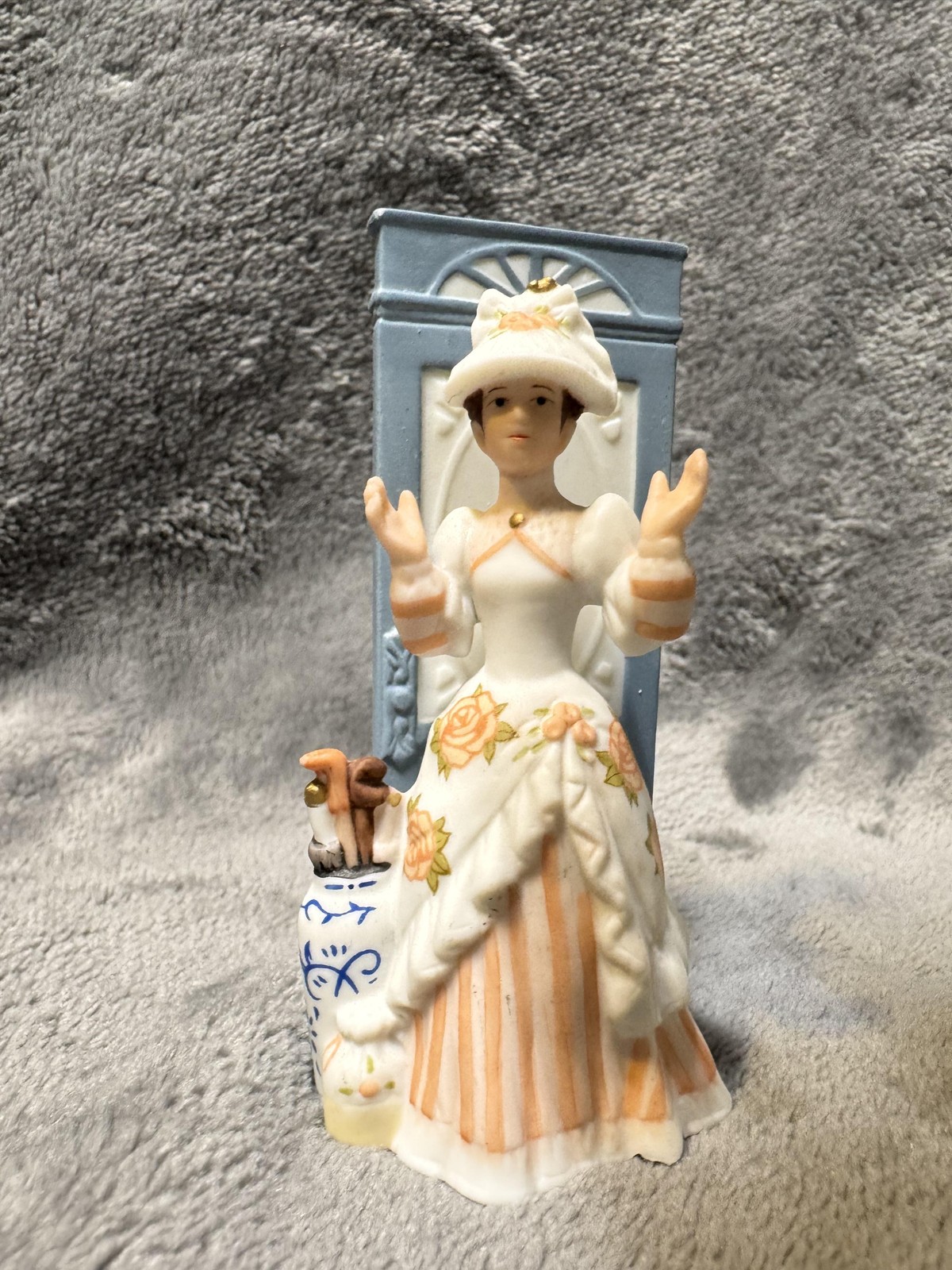 Vintage 1993 Avon Mrs P F E Albee Figurine Avon Collectibles Porcelain 3.5 Inch