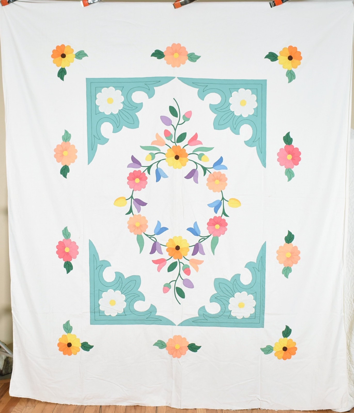 VIBRANT Vintage 30's Deco Tulip Daisy Vine Floral Applique Antique Quilt Top VIBRANT Vintage 30's Deco Tulip Daisy Vine Floral Applique Antique Quilt Top