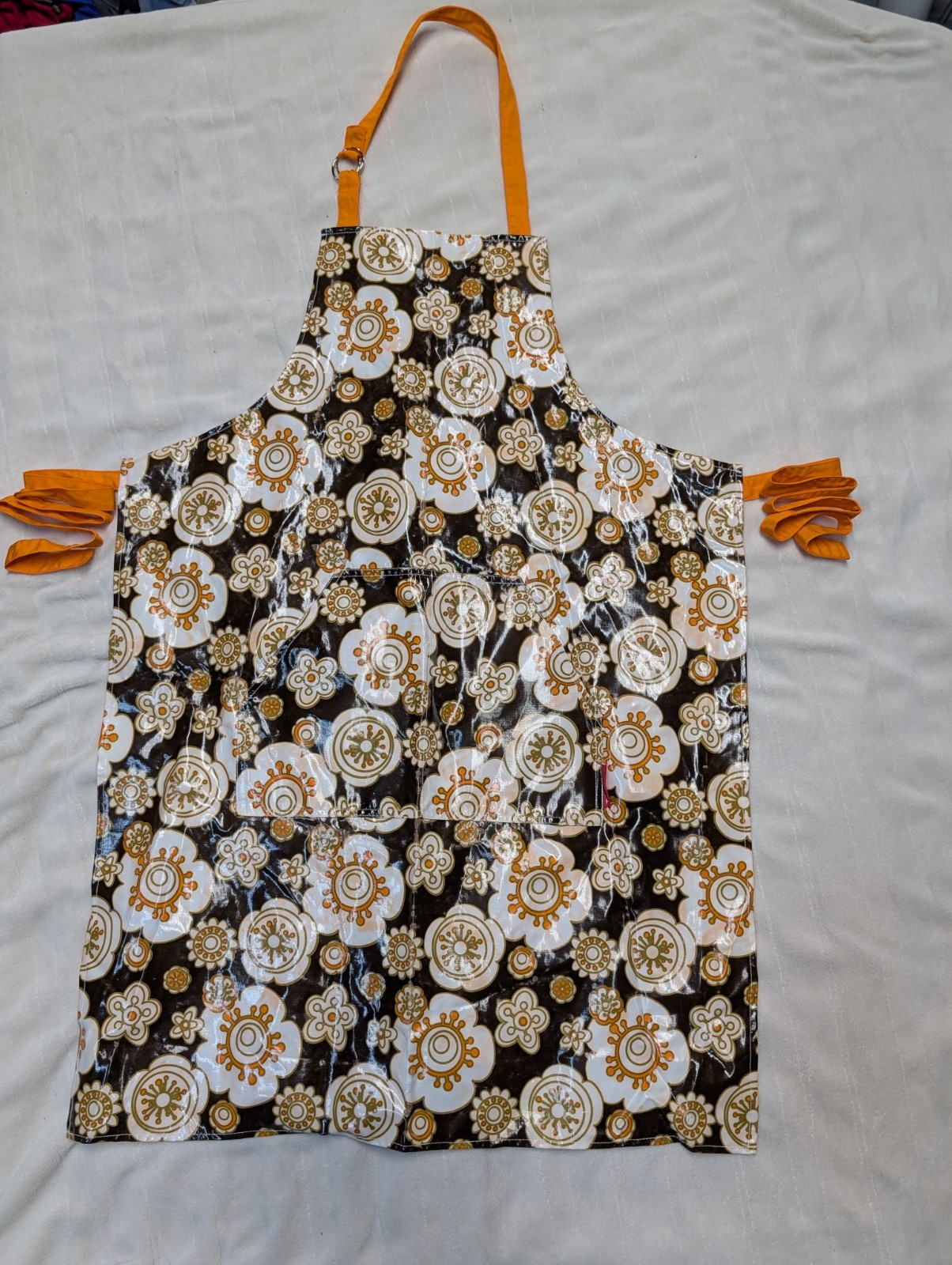 Typhoon Vintage Retro Floral Vinyl Coated Cotton Kitchen Apron with Pocket Typhoon Vintage Retro Floral Vinyl Coated Cotton Kitchen Apron with Pocket
