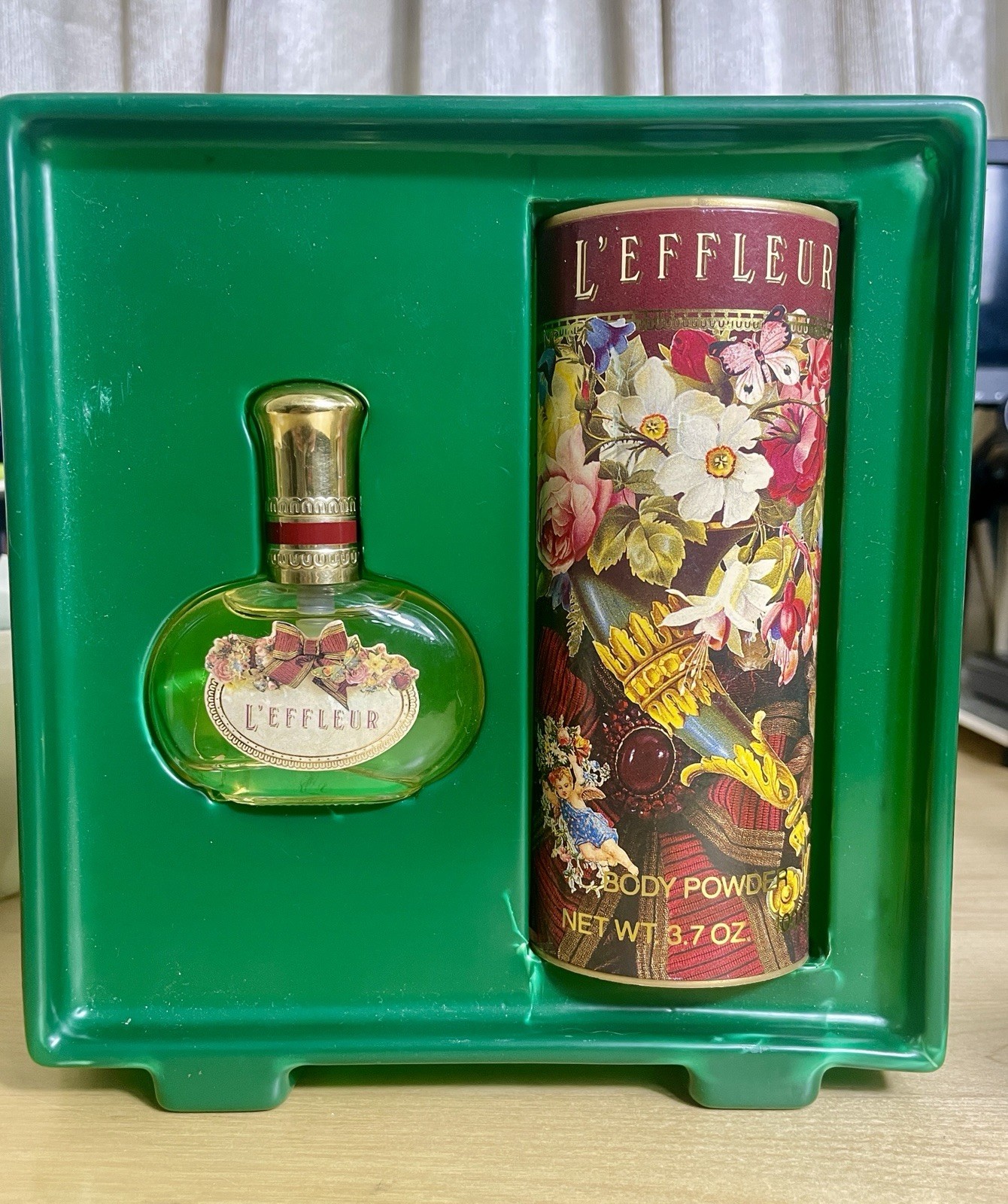 Vintage Gift Set L'Effleur By Coty Cologne Spray And Body Powder NOS