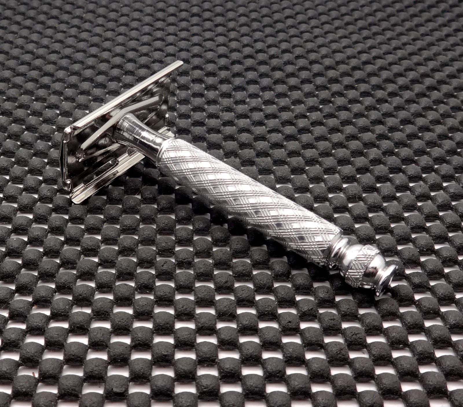 Vintage 1980 Gillette British Spiral Tech DE Safety Razor A2  Stunning & Clean