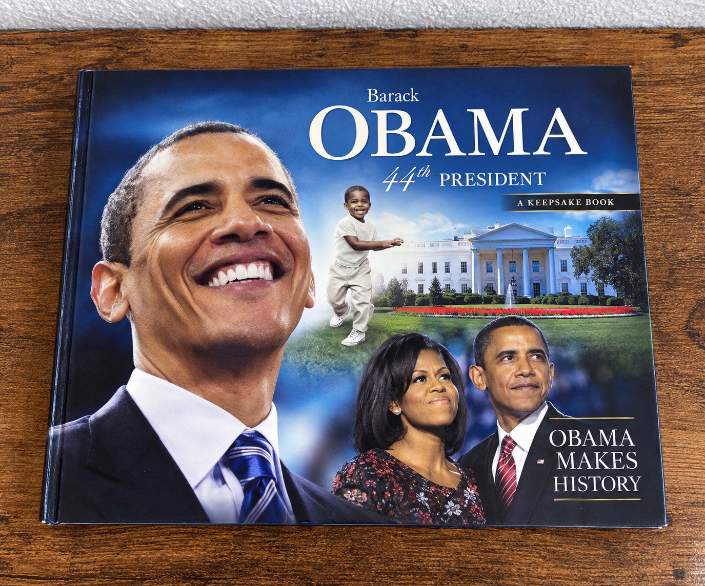 Barack Obama 44th President, Collector\'s Vault: Obama Makes History Book & Case