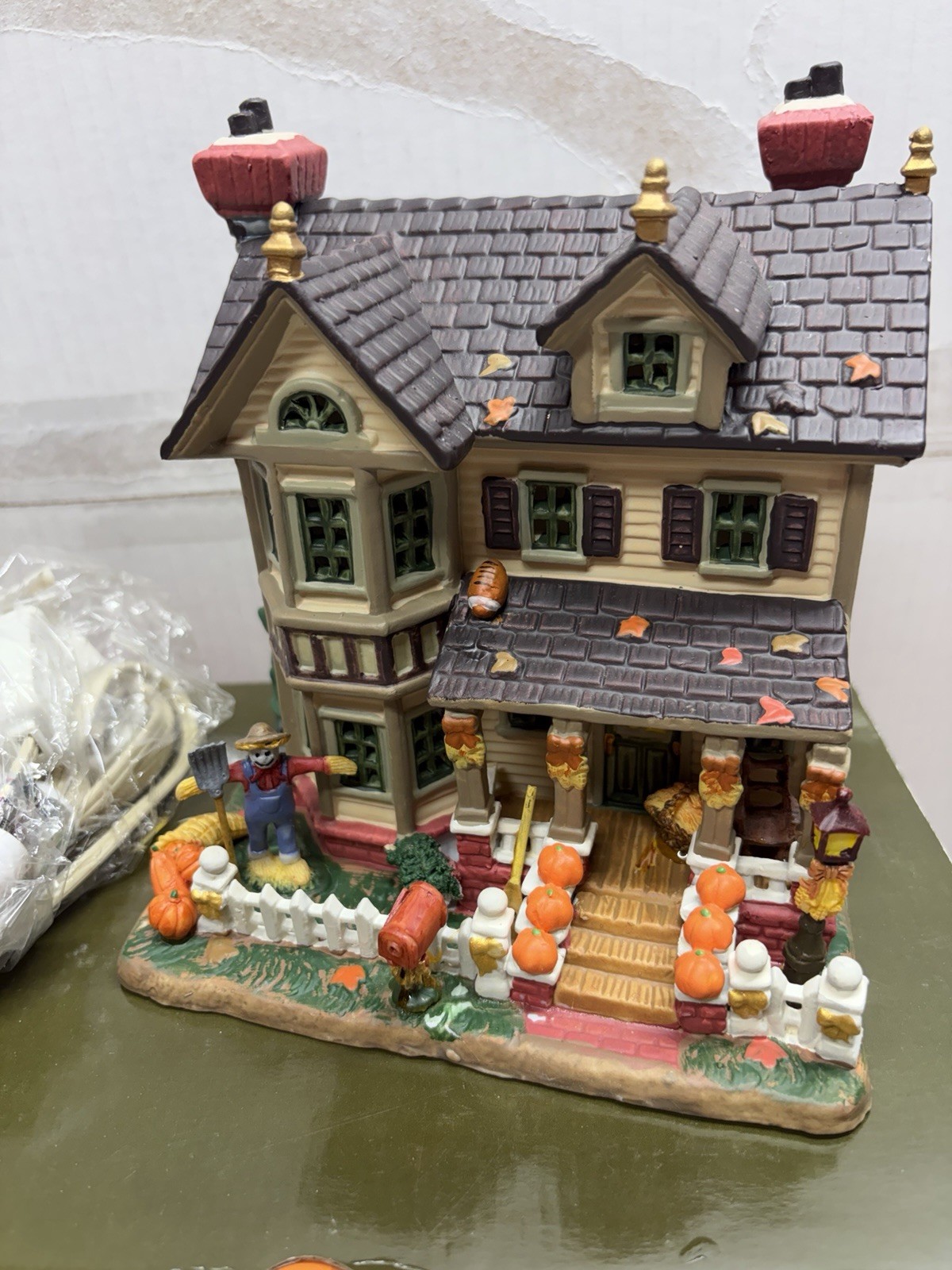 2005 LEMAX Harvest Crossing Fall Comes Home Halloween Lighted House W/Box VTG 2005 LEMAX Harvest Crossing Fall Comes Home Halloween Lighted House W/Box VTG