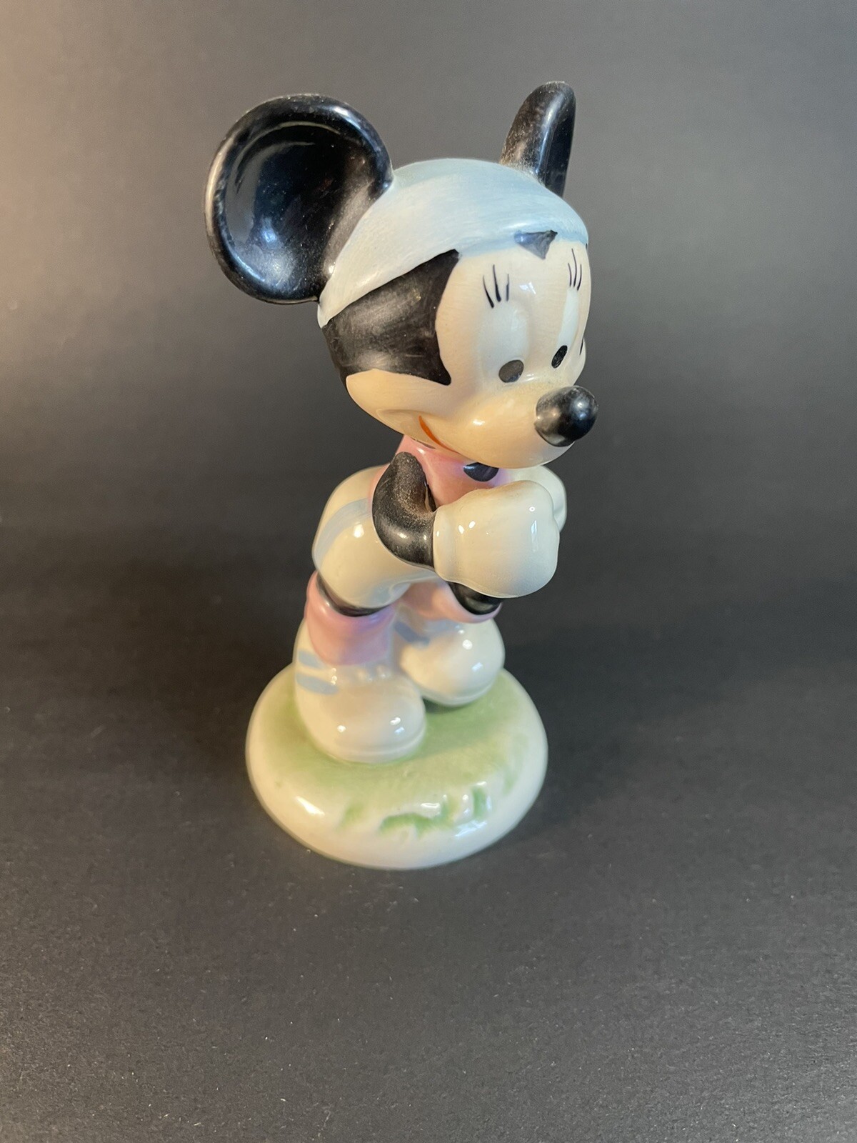 Goebel Disney jogging minnie mouse 1985 Vintage 4.25”
