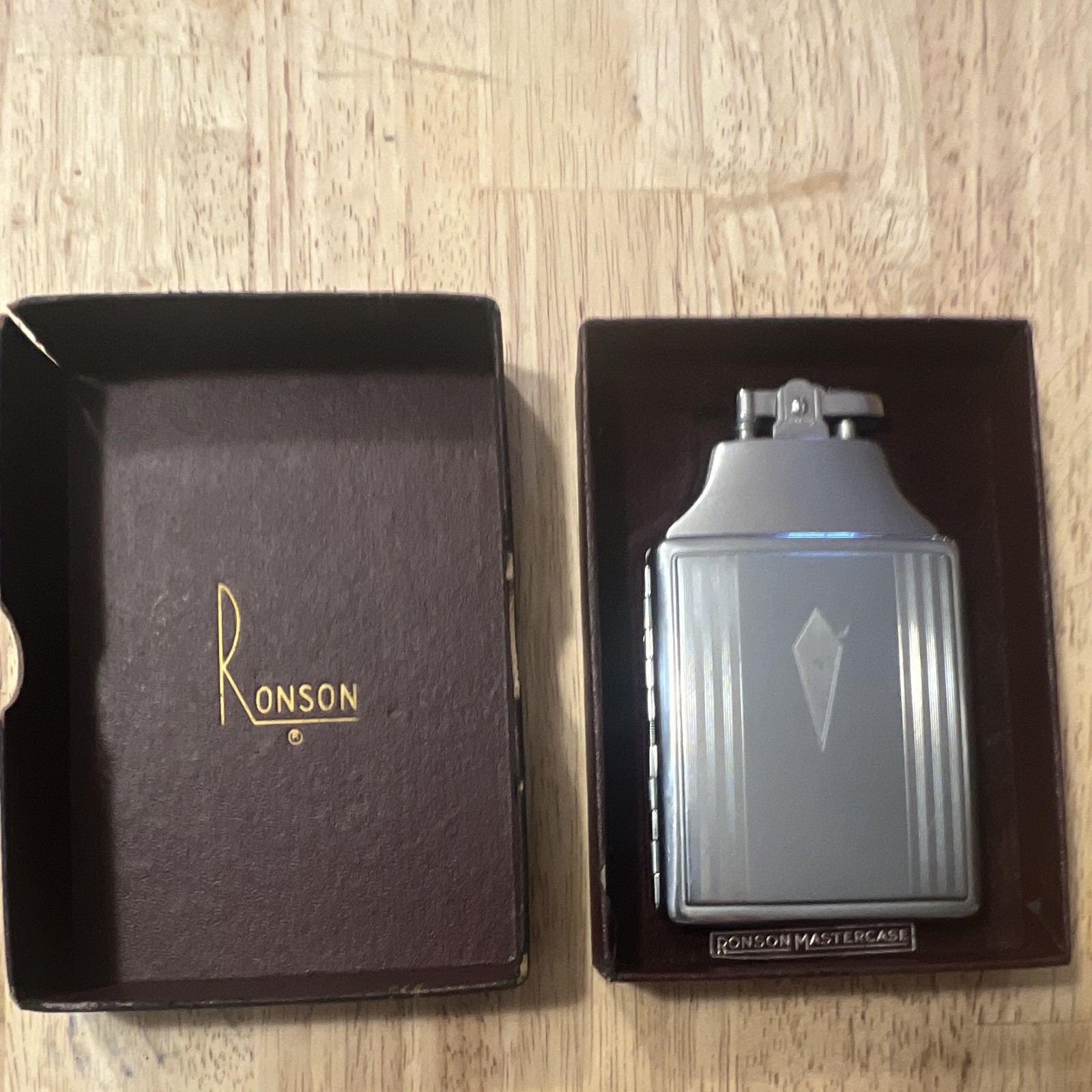 Vintage Ronson Mastercase Lighter with Ronson Box - Classic Pocket Lighter