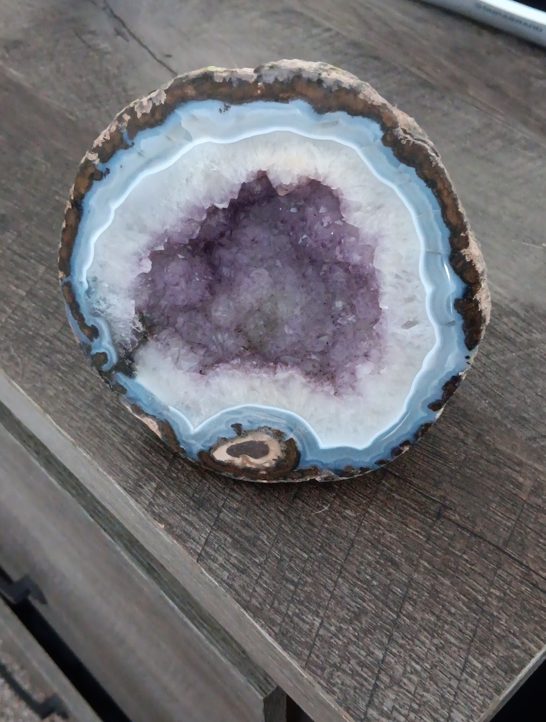 2.7lbs large amethyst geode 2.7lbs large amethyst geode