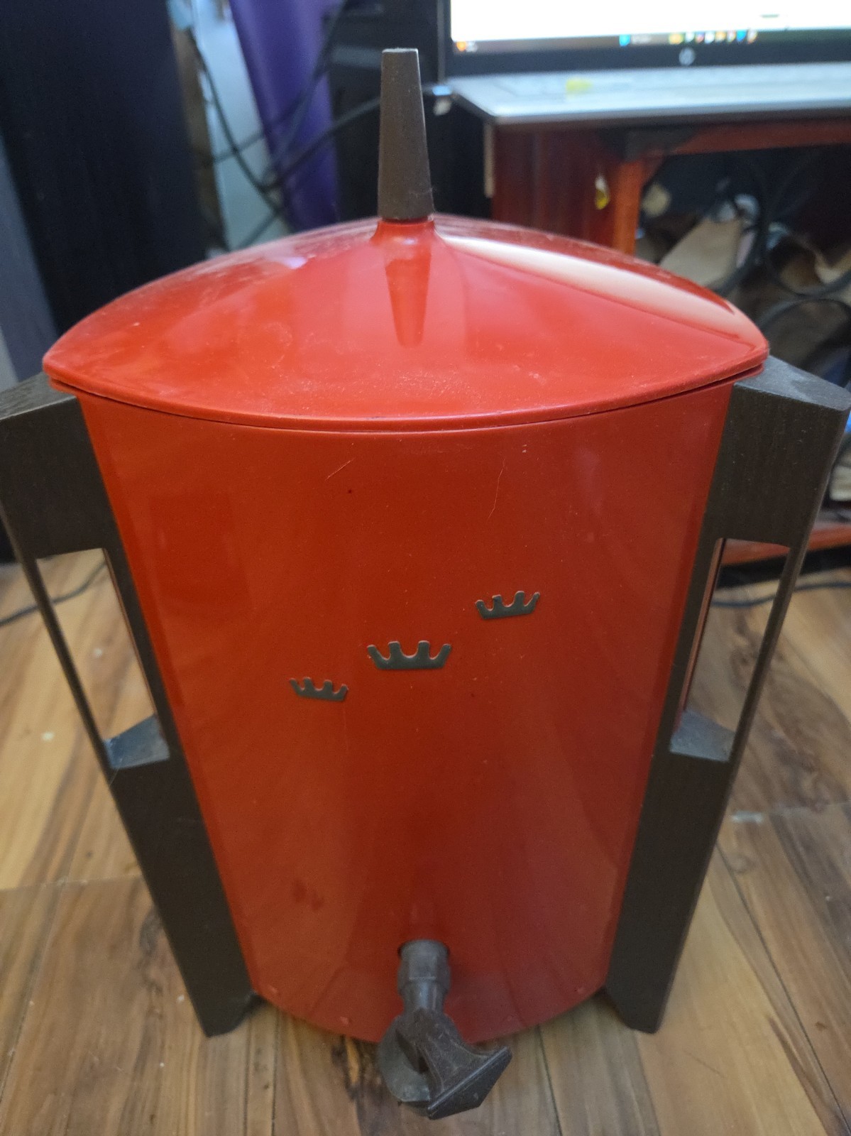 Vintage Regal Coffee Pot Urn Percolator Red Regal Ware #7530 Flame