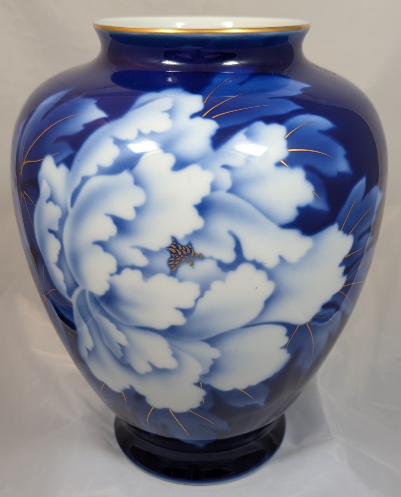 Fukagawa Seiji Porcelain Company Arita Japan Cobalt Blue Peony Vase c.1900-20