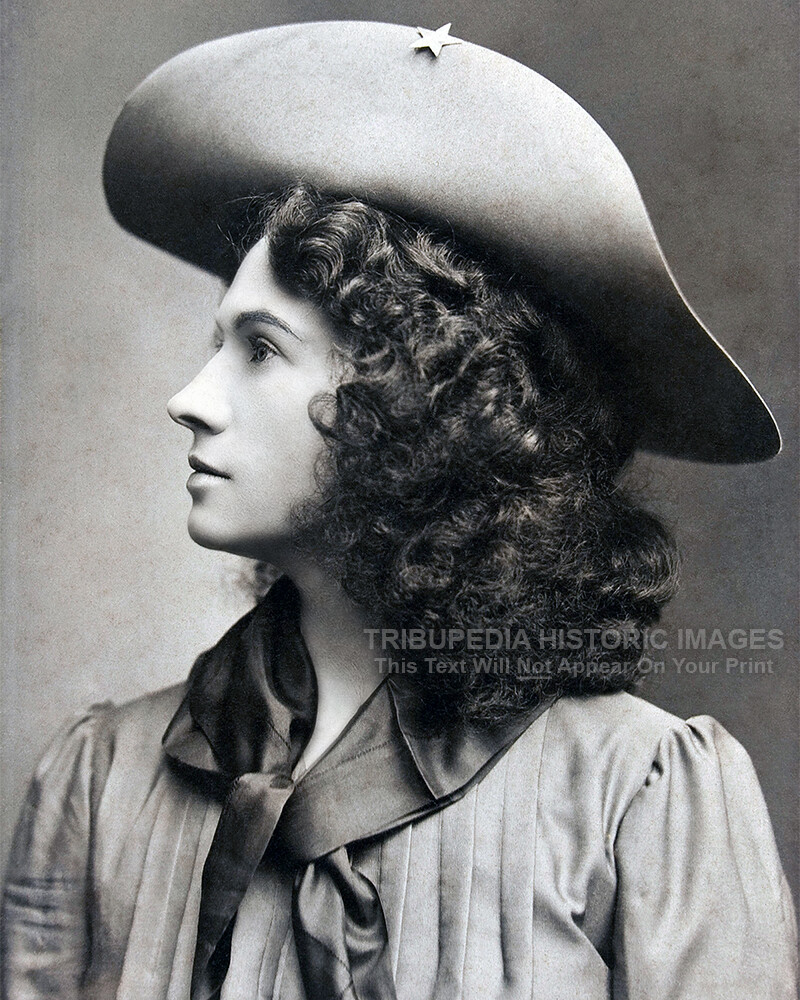 1903 Vintage 8x10 Photo Print ANNIE OAKLEY Old West Sharpshooter New York City