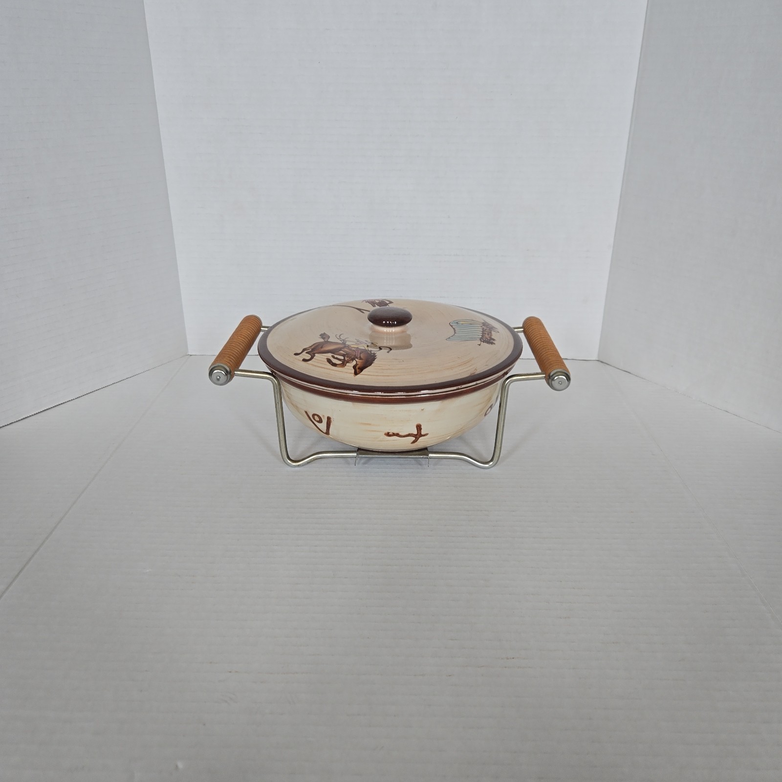 Vtg Fred Roberts 9 1/2” Covered Casserole Dish Del Coronado Pattern W/ Rack