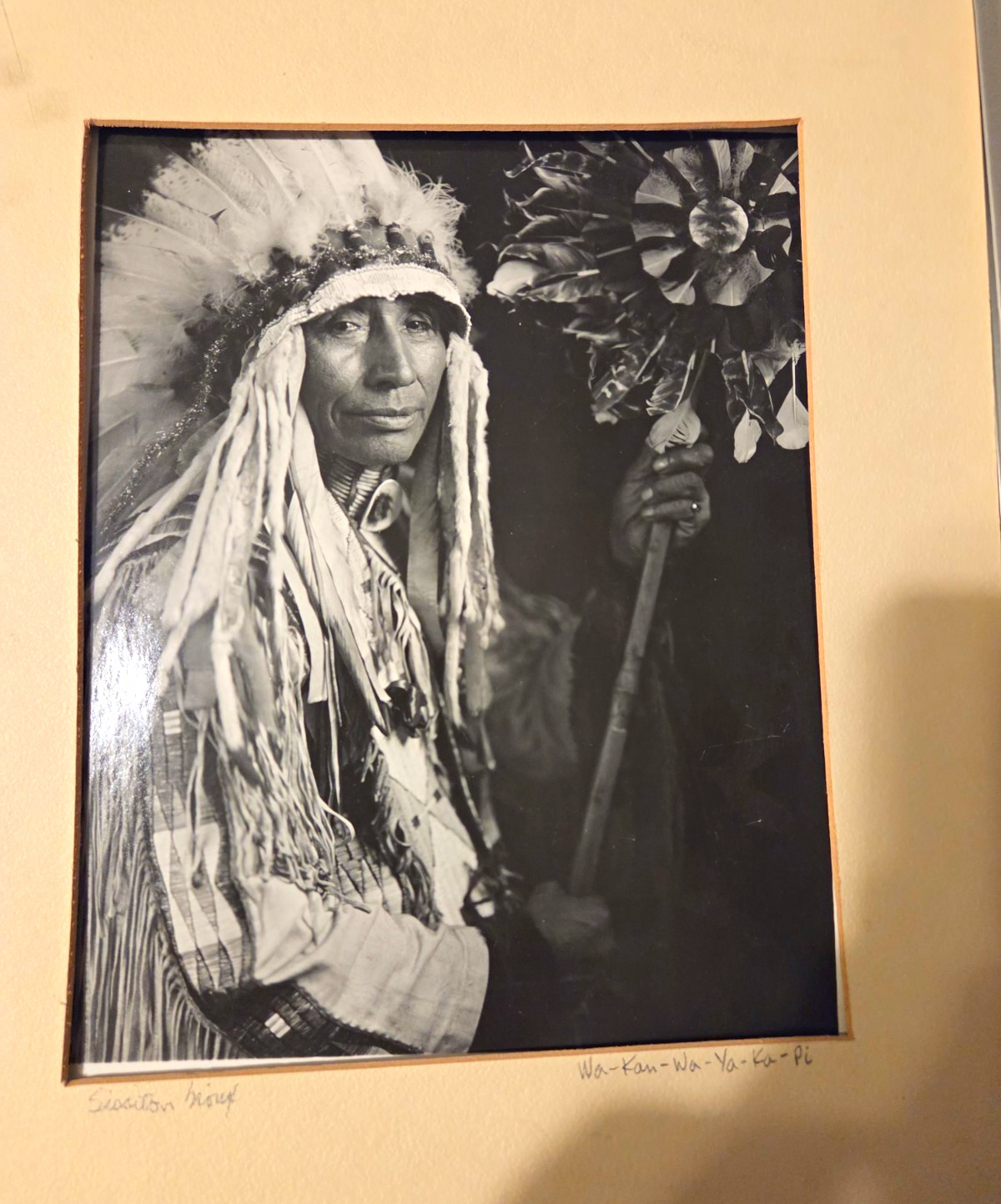 Mounted B&W Photo Native American Sioux Headdress Wa-Kan-Wa-Ya-Ko-Pi