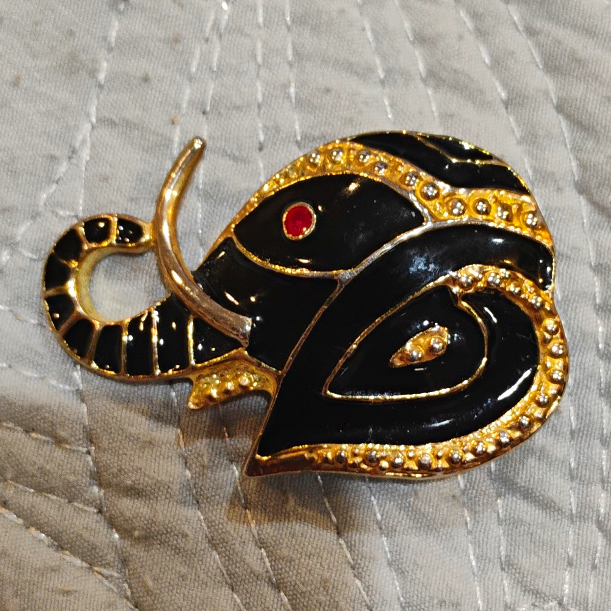 Vintage GERRY\'S Signed Elephant Brooch Pin Art Deco Black Enamel Gold Tone Red E