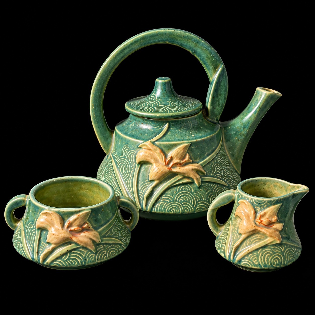ROSEVILLE: Magnolia green tea set, 1943. Beautiful Condition .