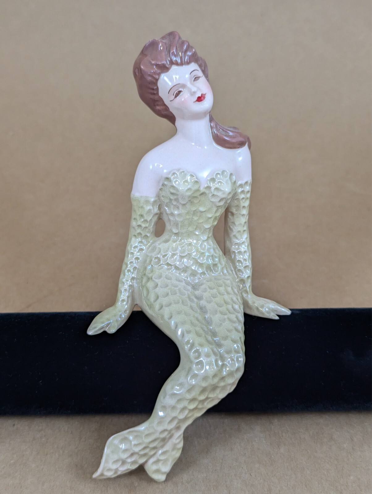 FLORENCE CERAMICS MERRYMAID MERMAID BRUNETTE  SITTING POSITION FIGURINE
