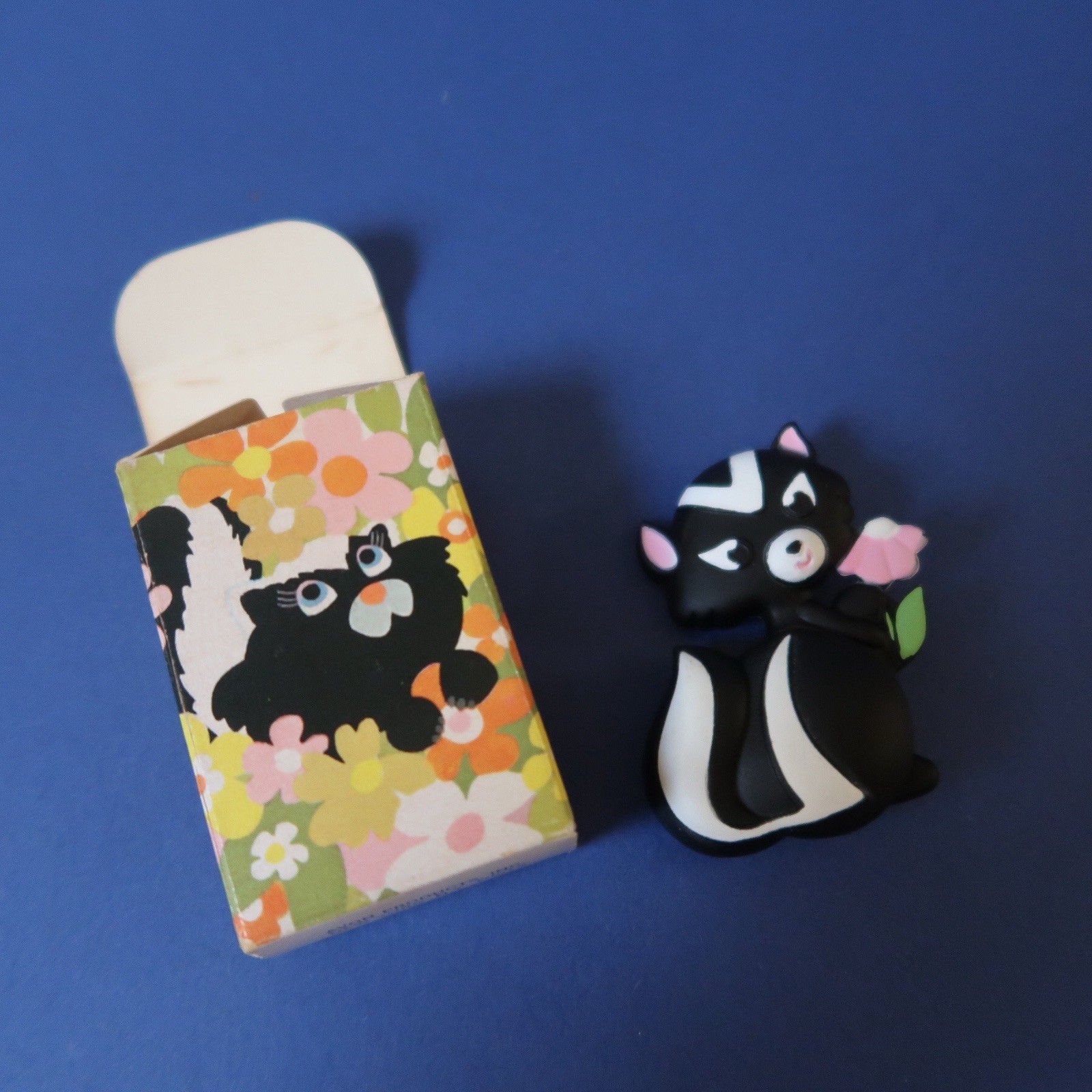 Vintage Avon Glace Pin Pal Sniffy the Skunk 1970s Compact Badge Flair Trinket