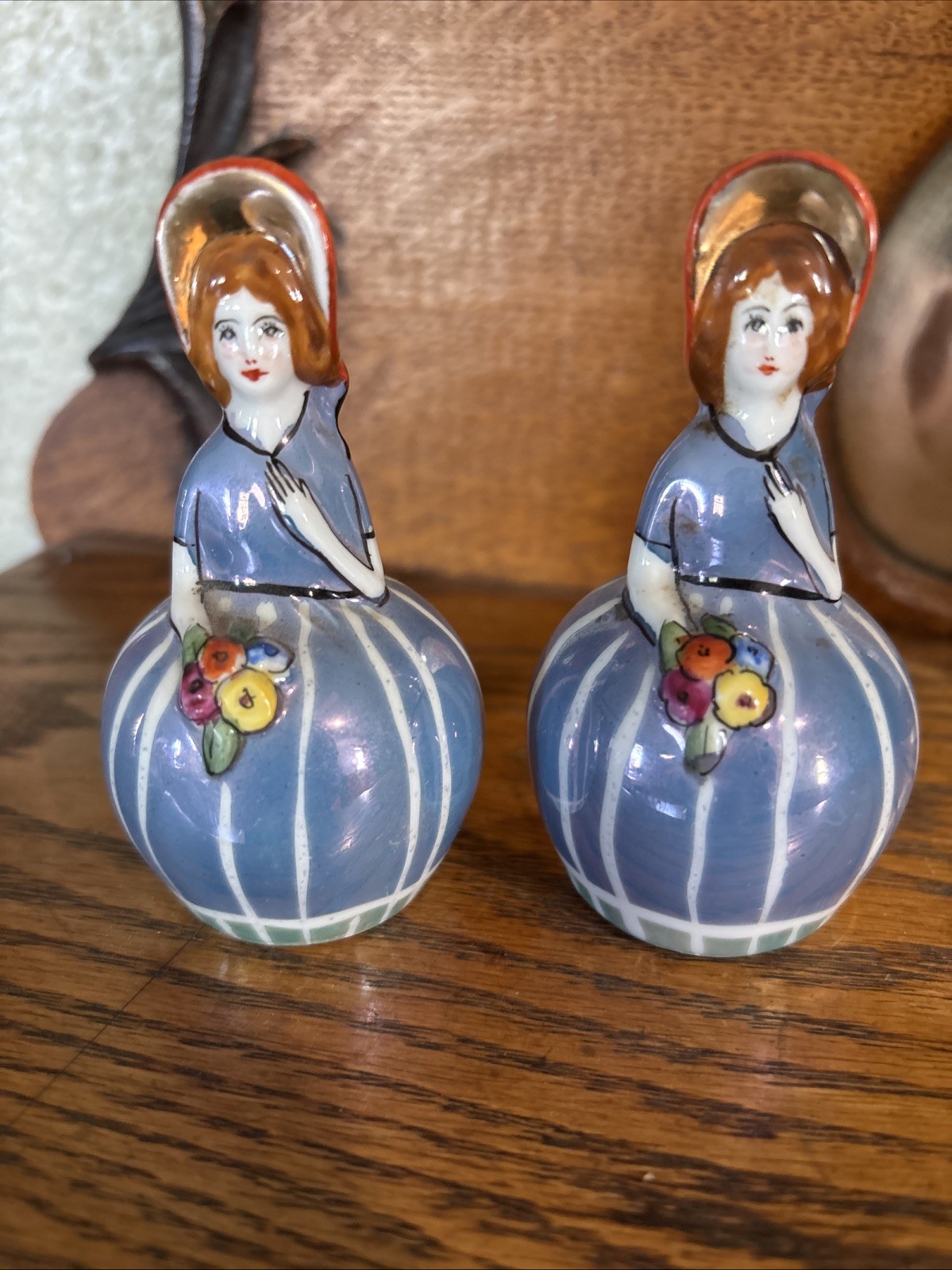 Vintage Japan Noritake? Lustreware Ladies in Bonnets Salt & Pepper Shakers Set Vintage Japan Noritake? Lustreware Ladies in Bonnets Salt & Pepper Shakers Set
