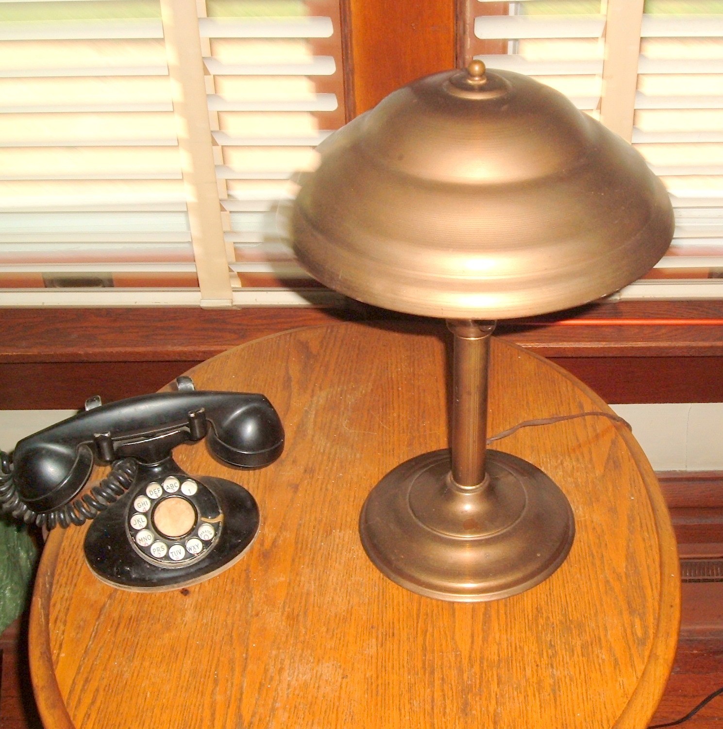 Vtg MCM Flying Saucer Desk Lamp 17\