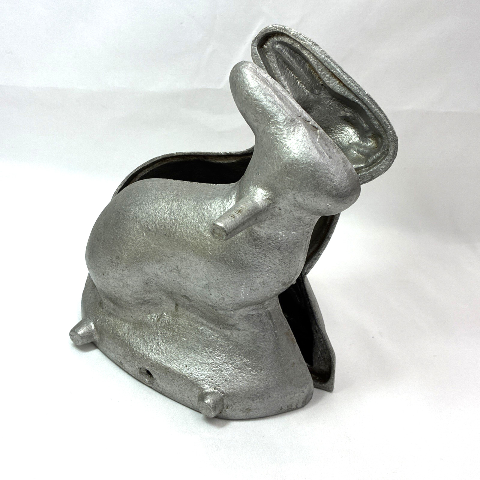 Vtg 60s Easter Bunny Cast Aluminum Mold Pound Cake Recipe Chocolate Candy Rabbit Vtg 60s Easter Bunny Cast Aluminum Mold Pound Cake Recipe Chocolate Candy Rabbit