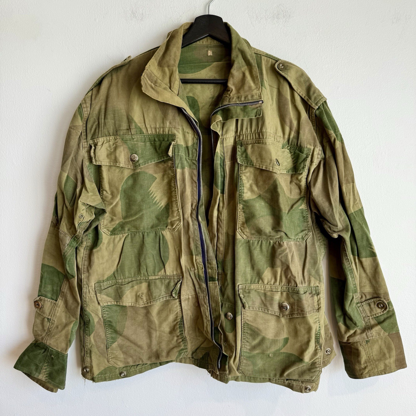 Customized 1950s Belgian Airborne Camo Jump Smock Congo Customized 1950s Belgian Airborne Camo Jump Smock Congo