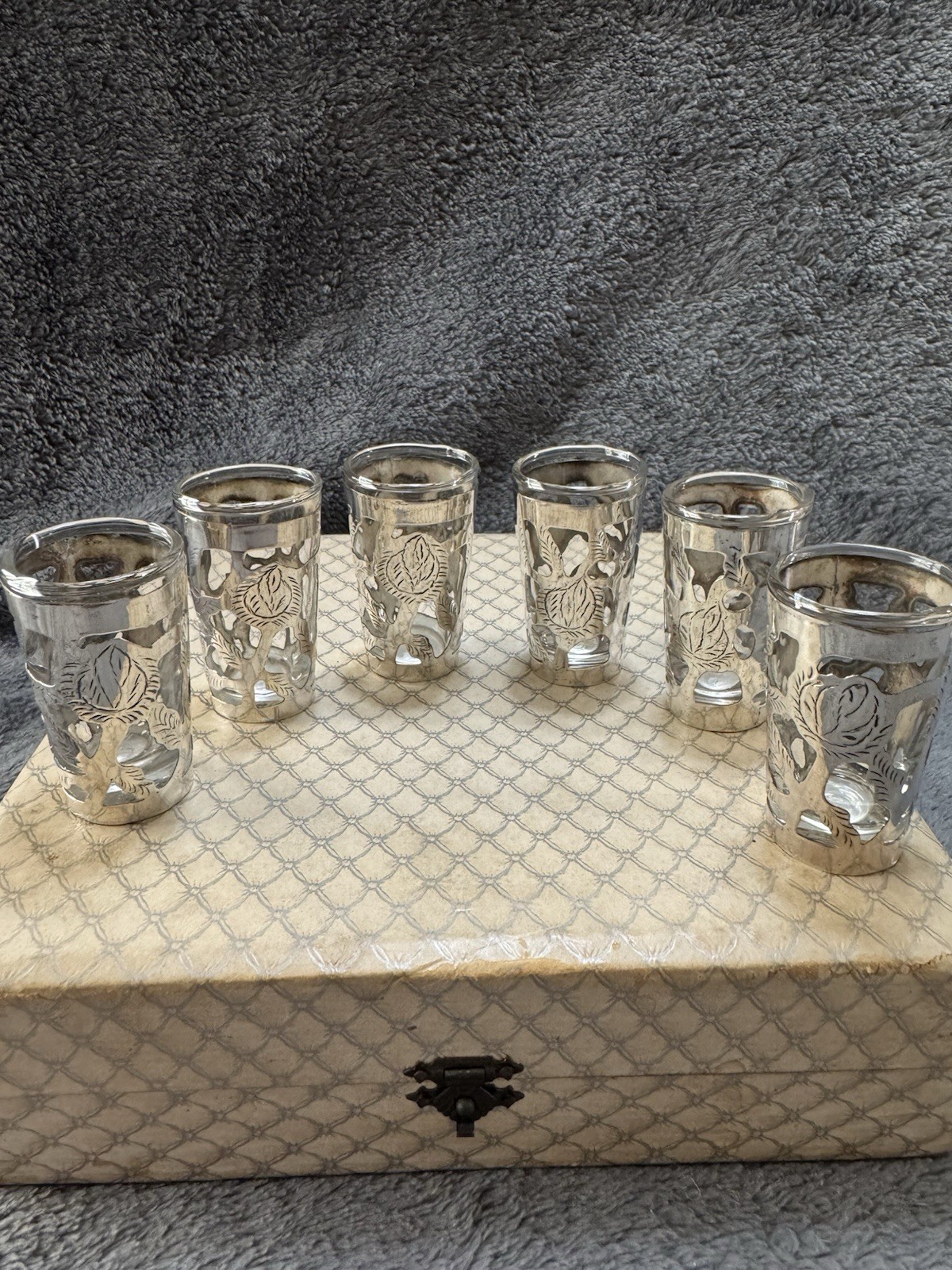 Vtg 6 925 Sterling Silver Rose Motif Overlay Glass Insert Shot Glasses - Mexico Vtg 6 925 Sterling Silver Rose Motif Overlay Glass Insert Shot Glasses - Mexico