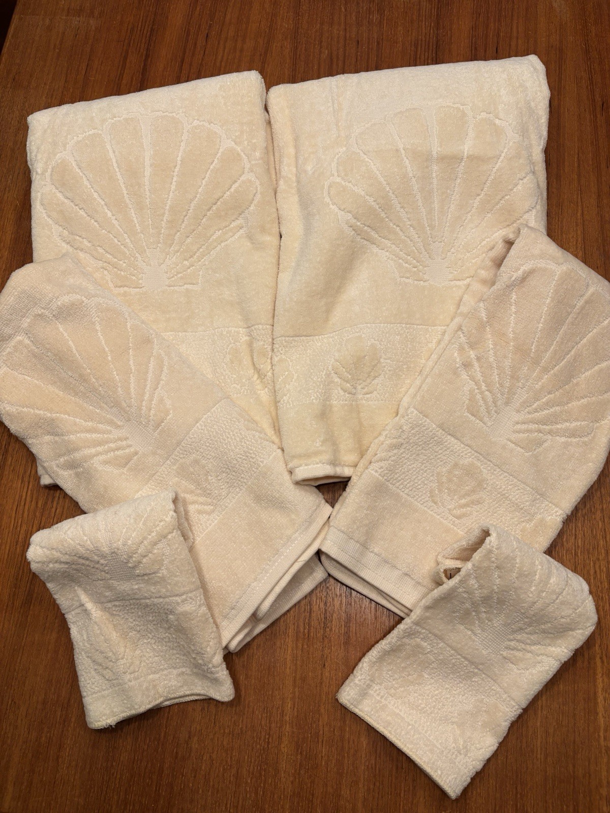Vintage NWT 6pc JCPenney Sculpted Seashell Towel Set Soft Cream Coastal USA Made