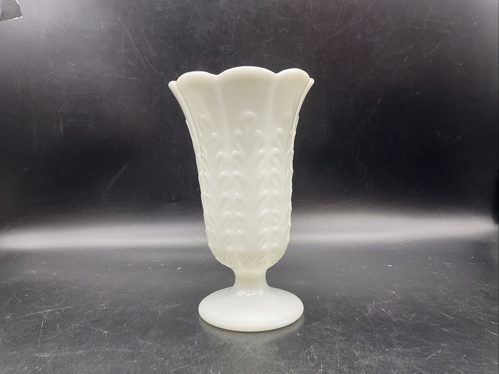Vtg E.O. Brody #M5200 Milk Glass Fern Pattern 9” Vase