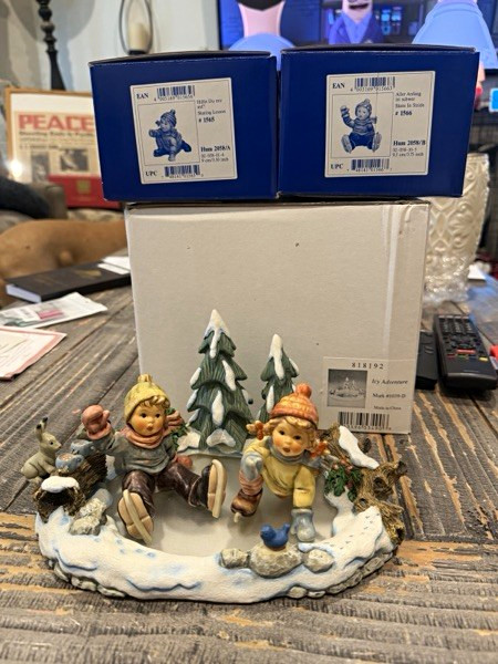 Goebel M.I. Hummel Porcelain Winter Children Scene Figurine w/ Trees Boxed Goebel M.I. Hummel Porcelain Winter Children Scene Figurine w/ Trees Boxed