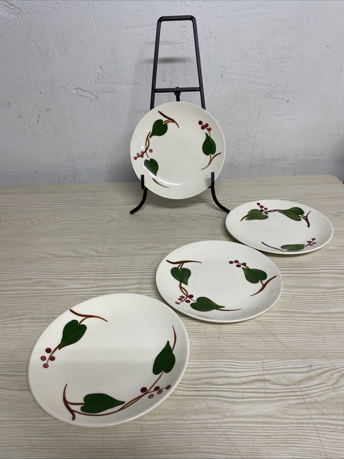 4 Blue Ridge Southern Potteries Stanhome Ivy 6.25