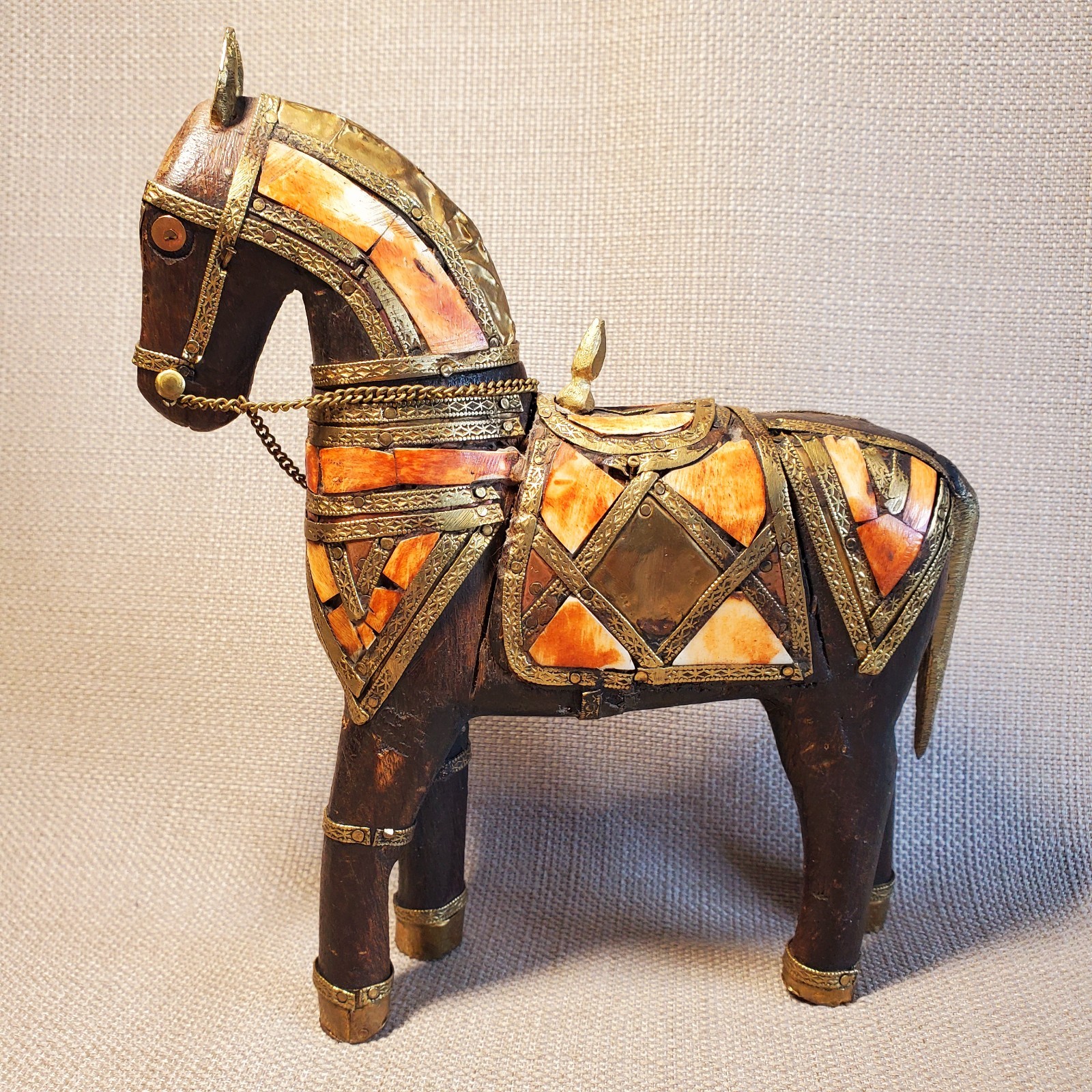 Vintage Anglo Indian Carved Wood Horse Figurine Brass & Inlay Statue 8\ Vintage Anglo Indian Carved Wood Horse Figurine Brass & Inlay Statue 8\
