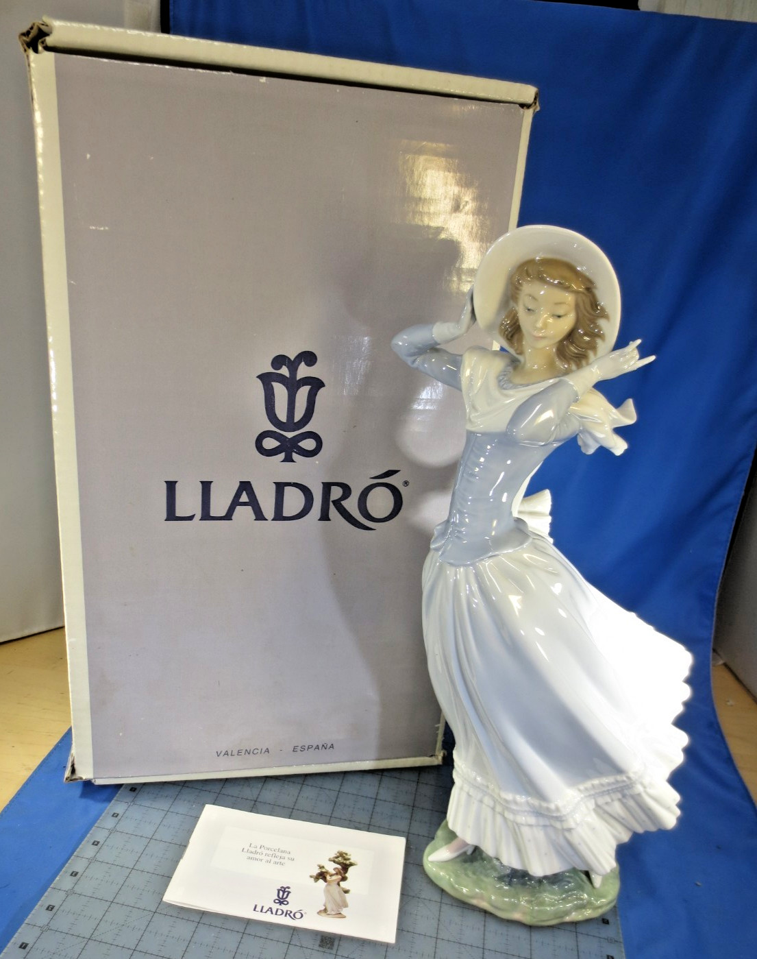 LLADRO 4936 Spring Breeze Retired Mint Condition Original Blue Box L@@K LLADRO 4936 Spring Breeze Retired Mint Condition Original Blue Box L@@K