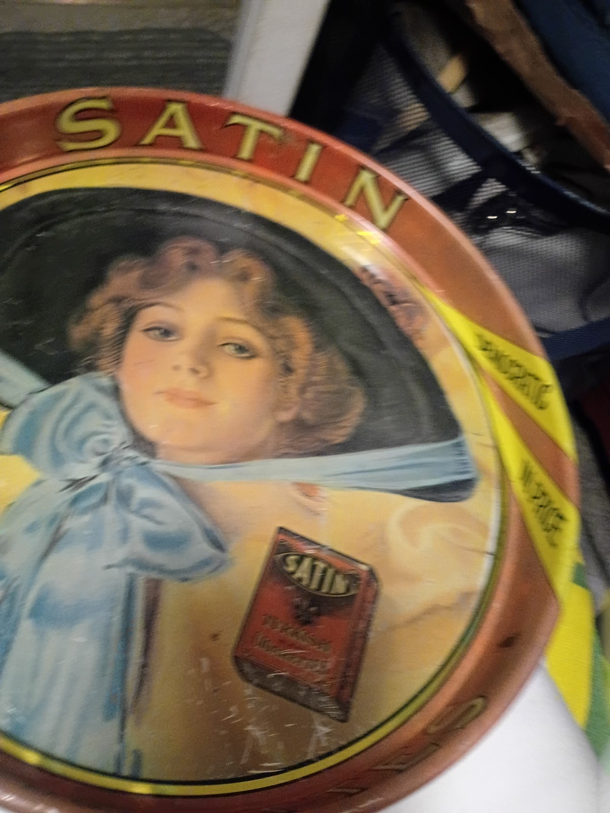 VINTAGE MID CENTURY SATIN CIGARETTES COLLECTOR ROUND LITHOGRAPH TIN SERVING TRAY