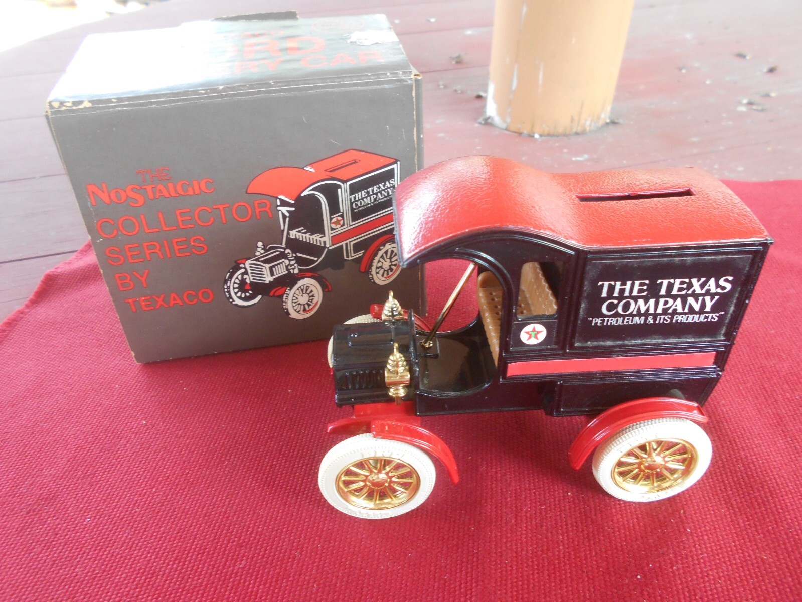 Vintage ERTL Texaco 1905 Ford Delivery Die-Cast Meta Coin Bank W/Key #4 New