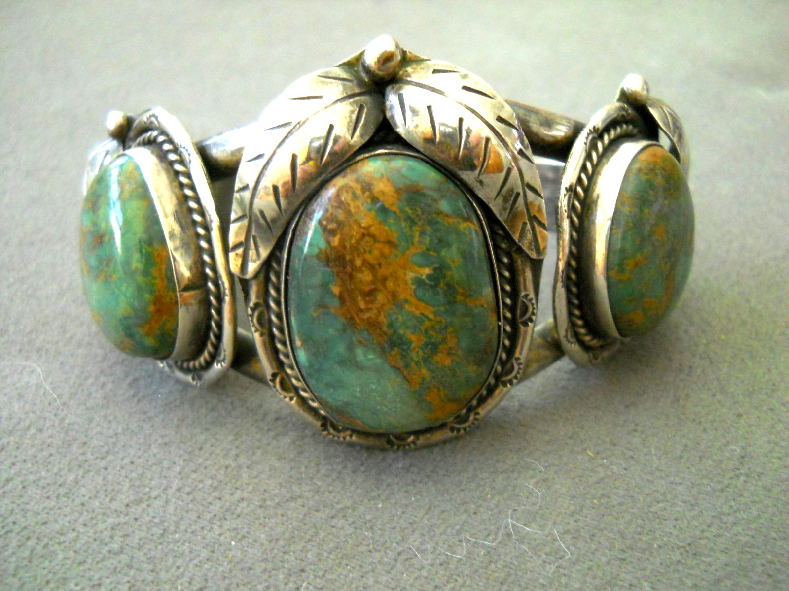 Native American Navajo 3-Stone Green Turquoise Sterl Silver Cuff Bracelet Signed