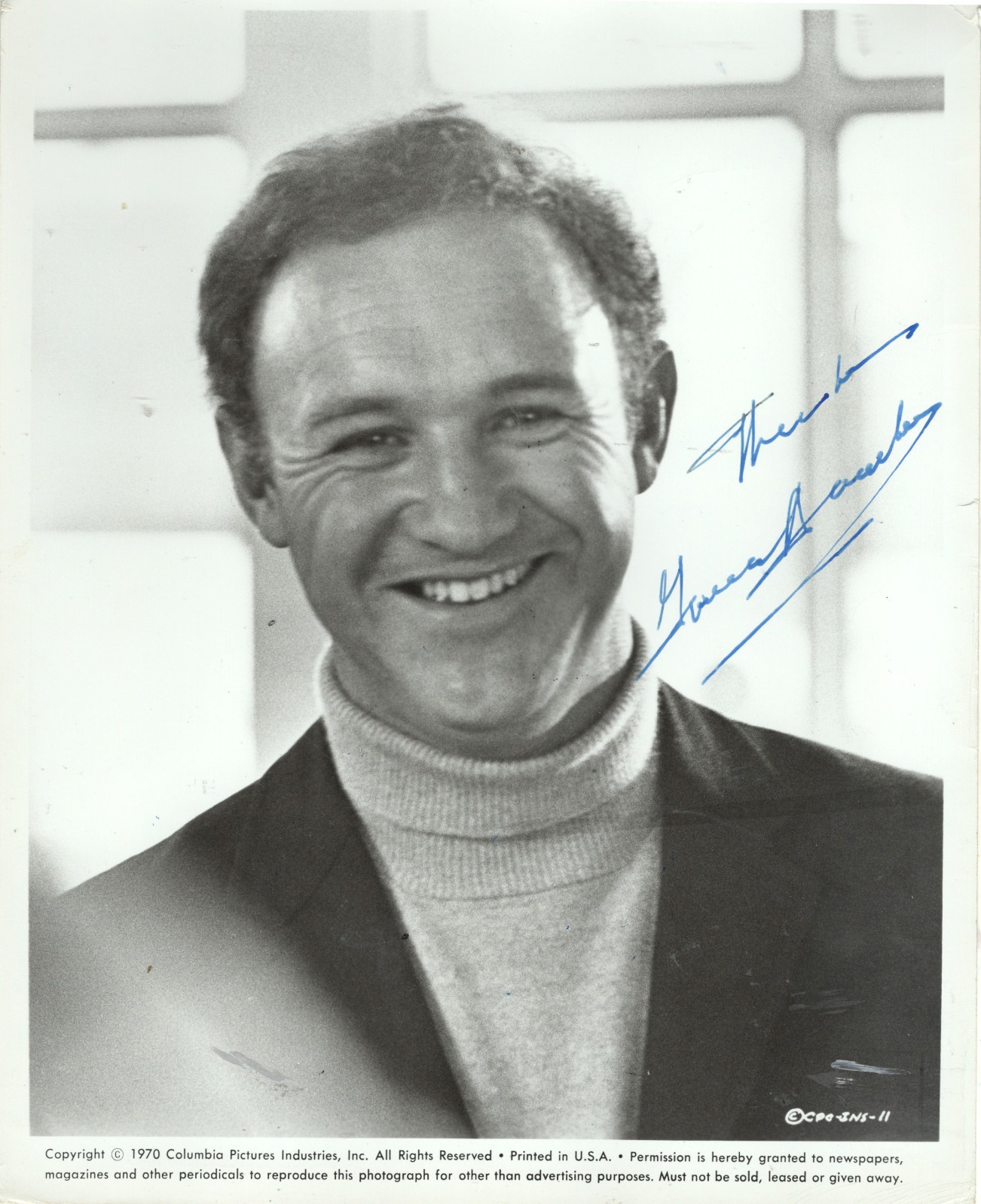 OSCAR WINNER AMERICAN ACTION-FILM ACTOR GENE HACKMAN, SIGNED VINTAGE PHOTO OSCAR WINNER AMERICAN ACTION-FILM ACTOR GENE HACKMAN, SIGNED VINTAGE PHOTO