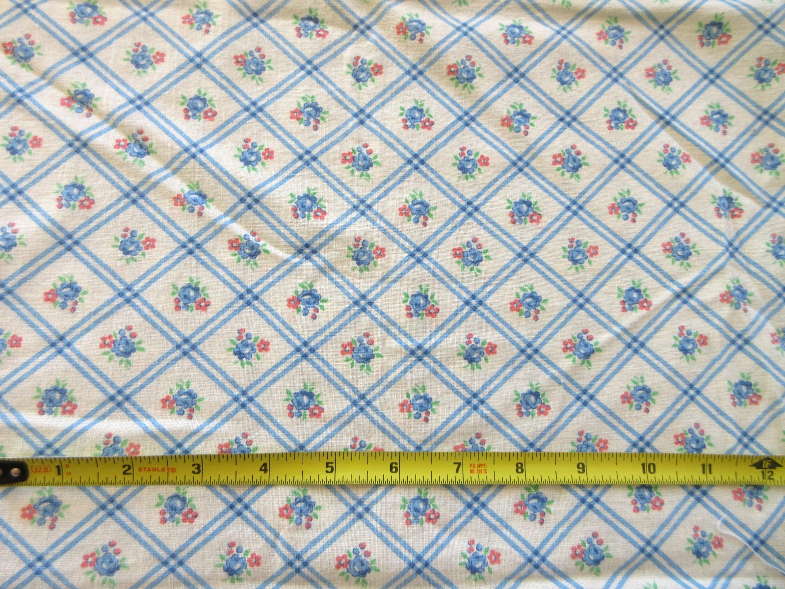 VTG FULL OPENED COTTON FEEDSACK DIAMOND FLORAL RED GREEN BLUE 36x42