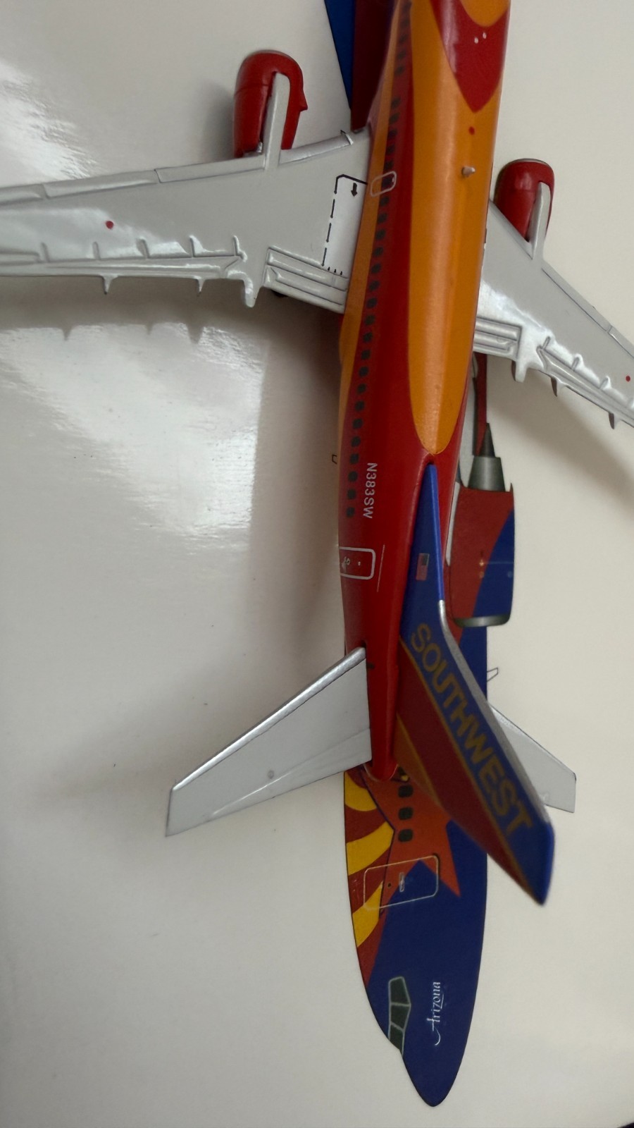 Gemini Jets 1:400 Southwest Airlines Boeing 737-300 Die-cast Model GJSWA1471 Gemini Jets 1:400 Southwest Airlines Boeing 737-300 Die-cast Model GJSWA1471