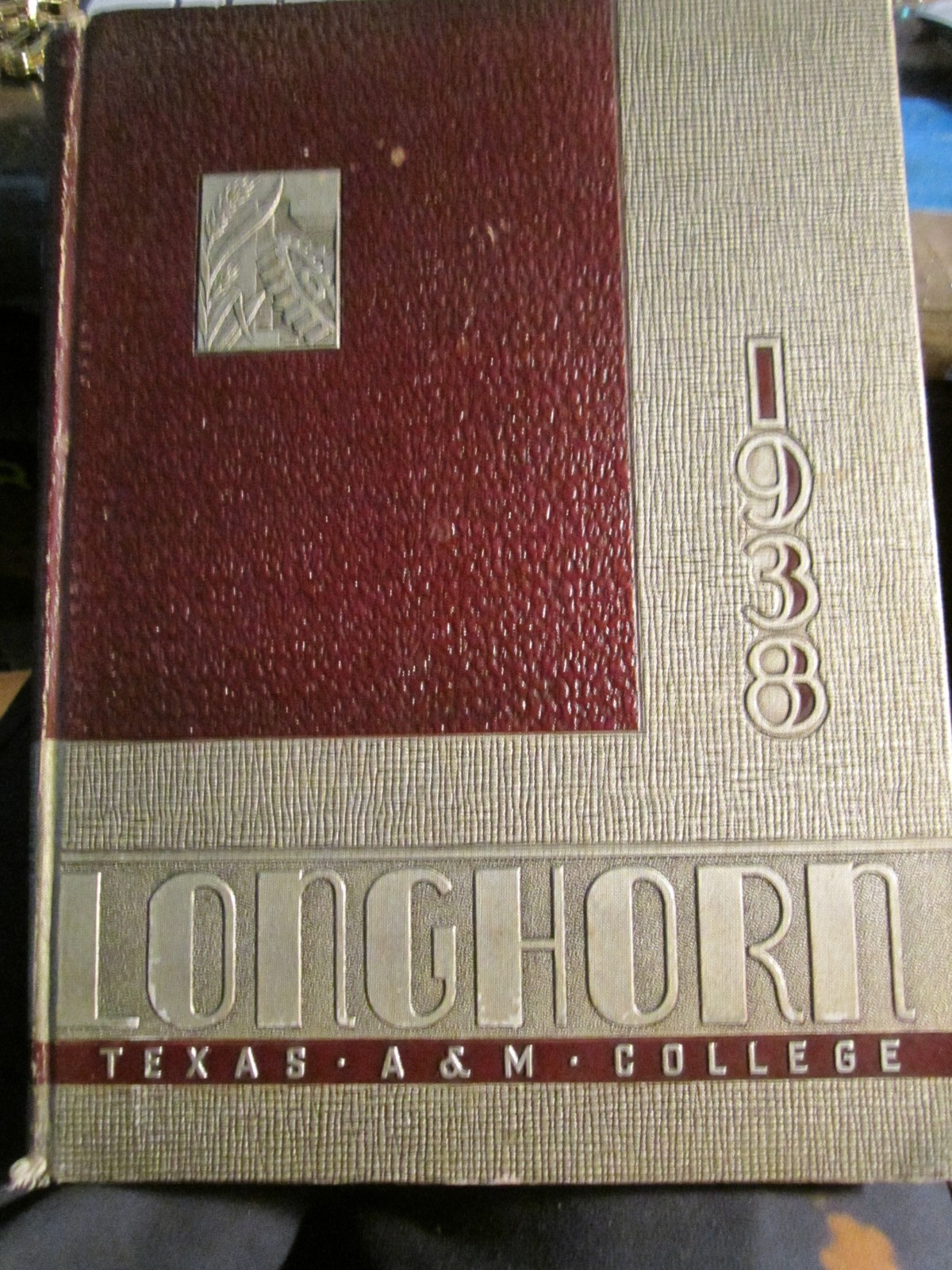 1938 TEXAS A & M COLLEGE YEARBOOK ATHLETIC EDITION 1938 TEXAS A & M COLLEGE YEARBOOK ATHLETIC EDITION