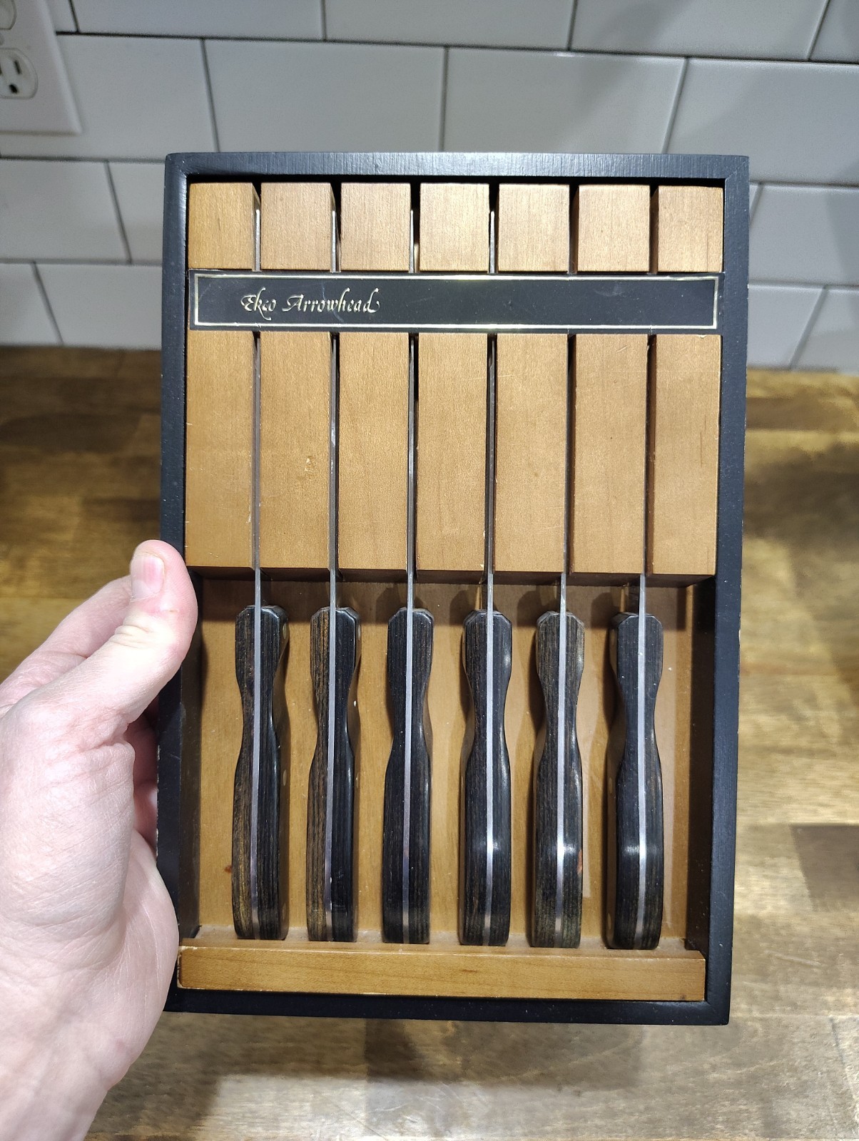 EKCO MCM 1950’s +/- Arrowhead 6 Piece Art Deco Steak Knife Set W/ Wall Block EKCO MCM 1950’s +/- Arrowhead 6 Piece Art Deco Steak Knife Set W/ Wall Block