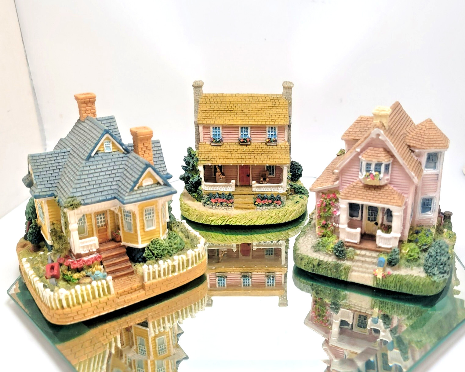 International Resources Lot 3 Houses Vintage Figurines Vedder Annabelle Malloy