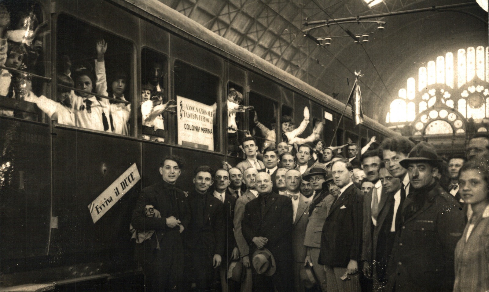 TORINO CITTÀ - Treno - Porta Nuova - Associazione Fascista Ferrovieri - DT225 TORINO CITTÀ - Treno - Porta Nuova - Associazione Fascista Ferrovieri - DT225