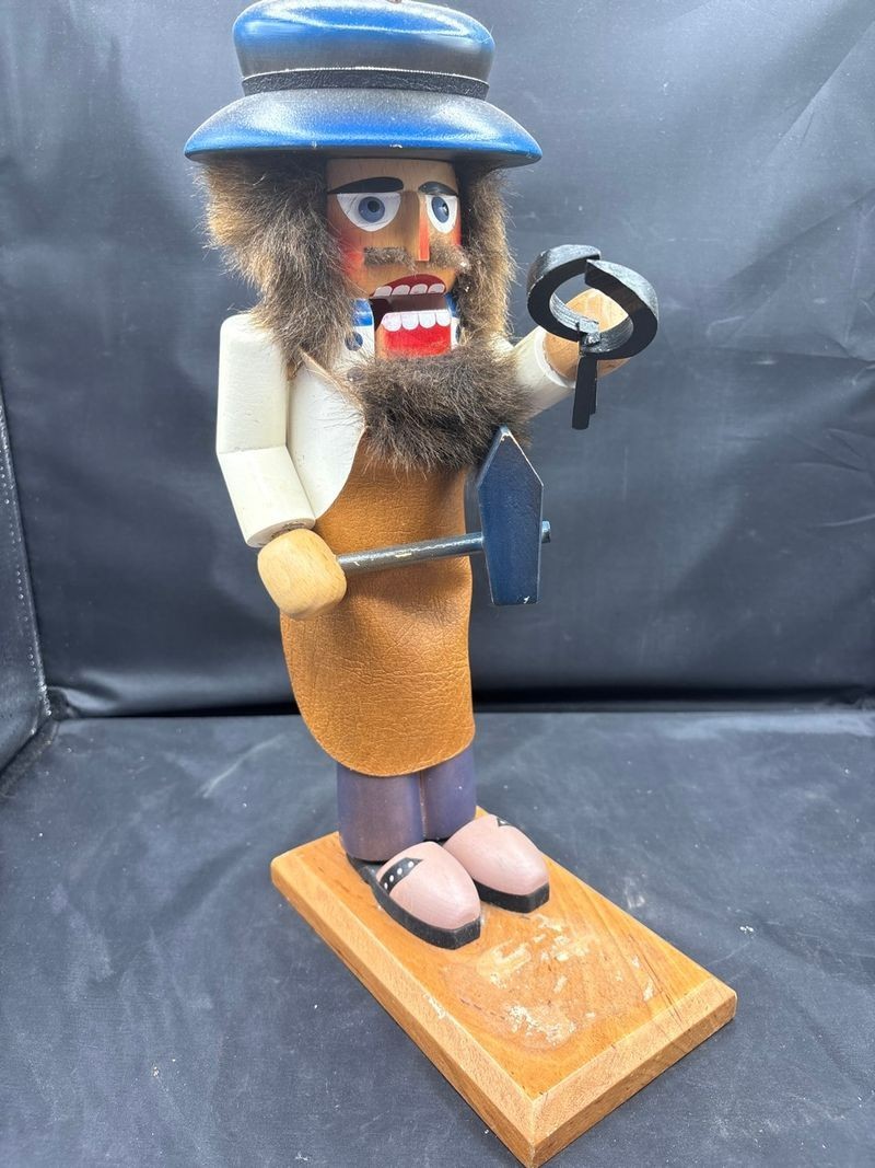 Steinbach Volkskunst Nutcracker Blacksmith 15 Steinbach Volkskunst Nutcracker Blacksmith 15